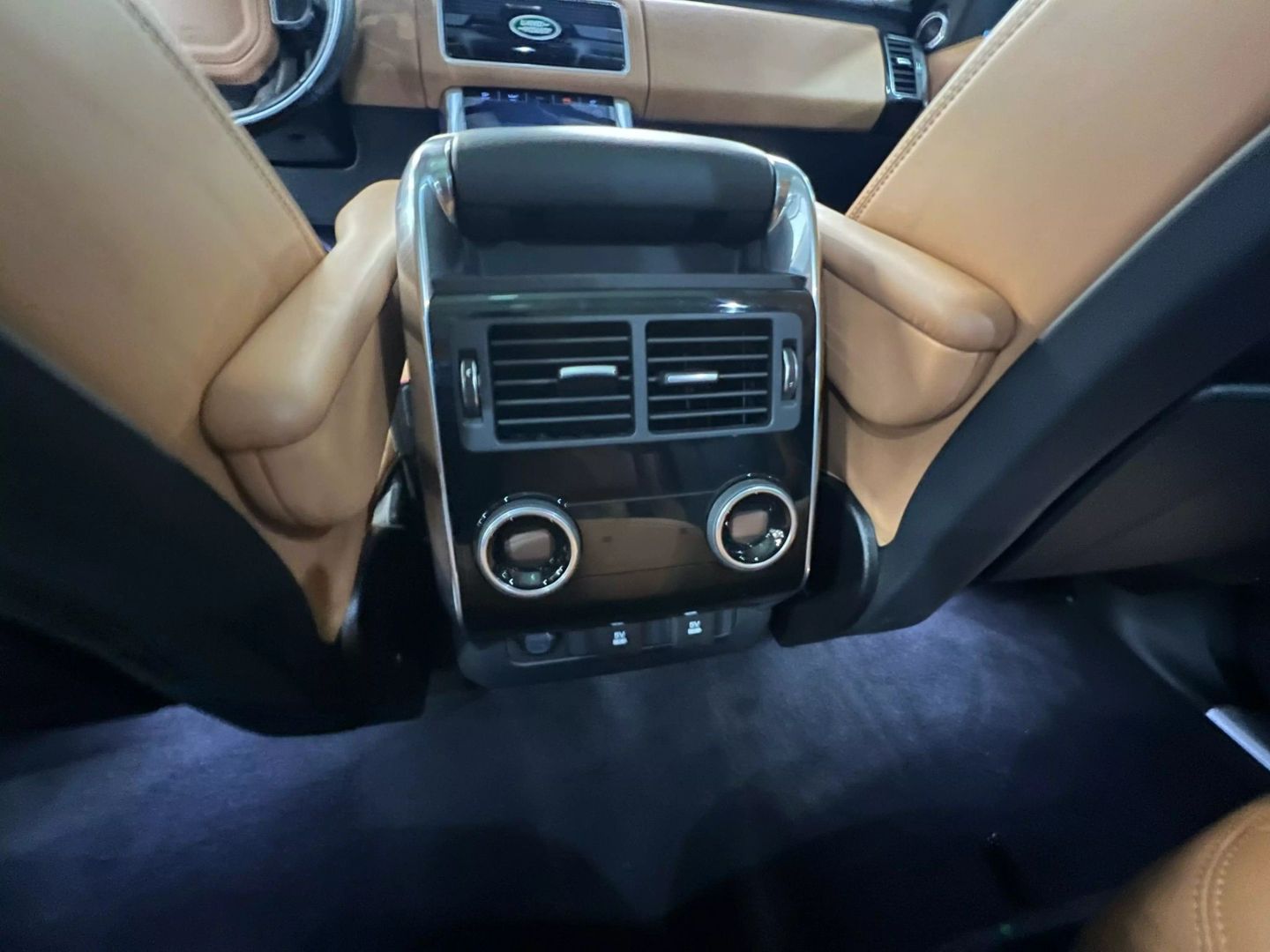 2018 Land Rover Range Rover Sport Hse Dynamic Sport Utility 4d - Image 14