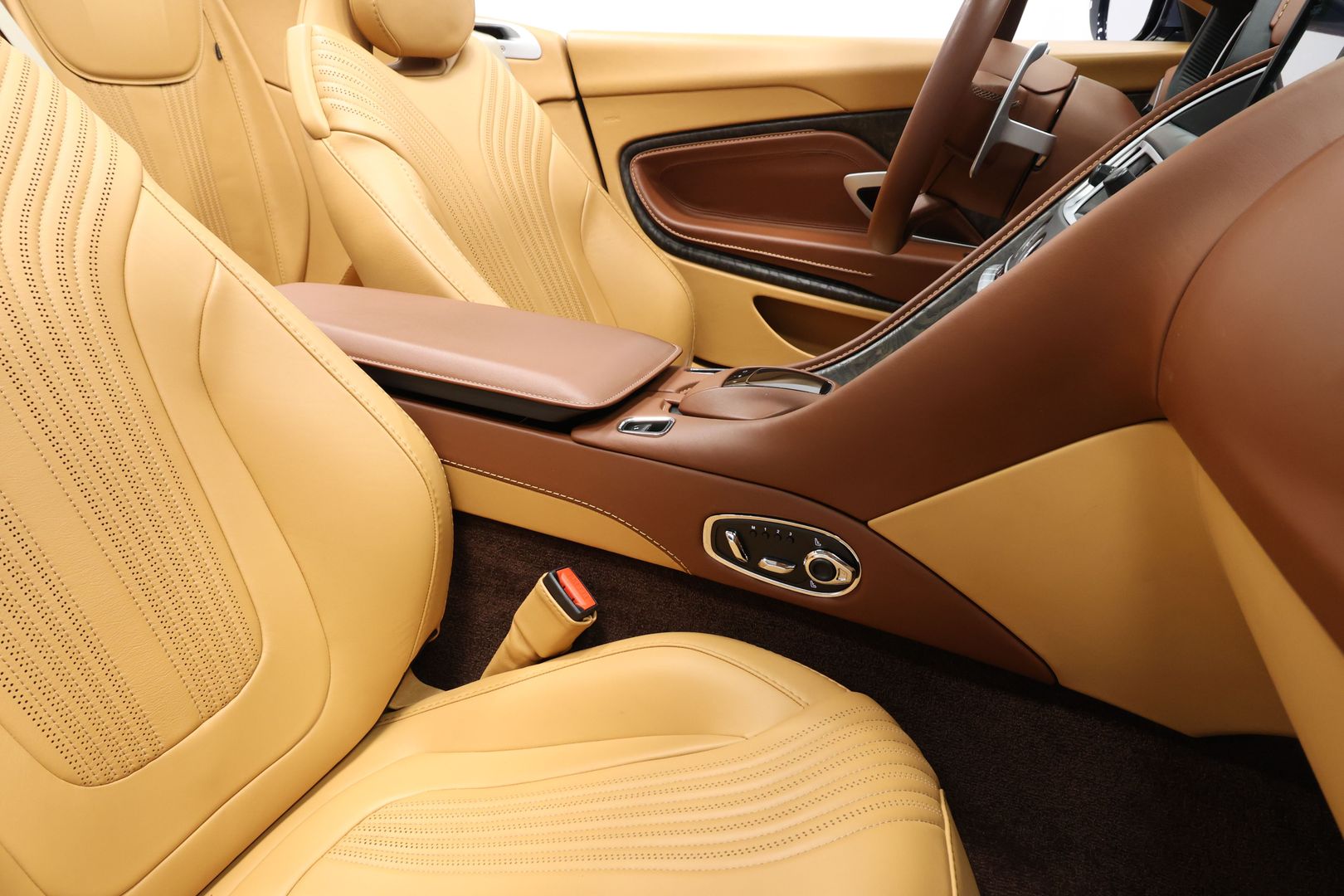 2019 Aston Martin Db11 - Image 79
