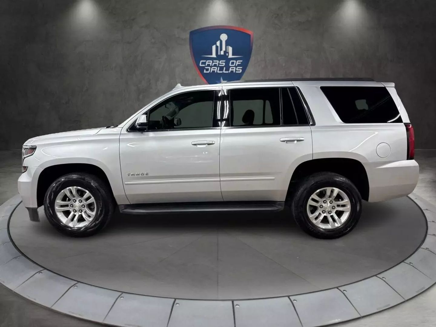 2019 Chevrolet Tahoe - Image 2