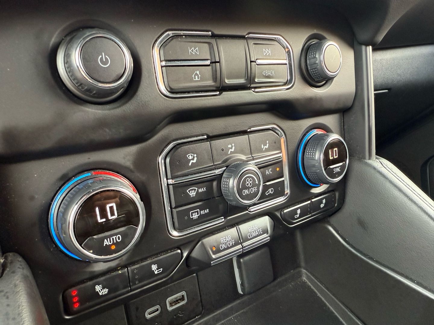 2024 Chevrolet Tahoe - Image 35