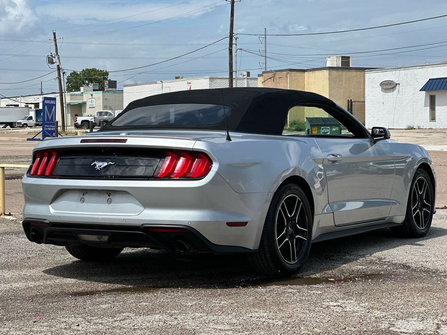 2019 Ford Mustang - Image 13