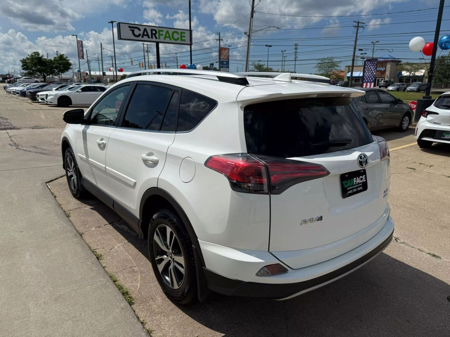 2017 Toyota Rav4 - Image 9