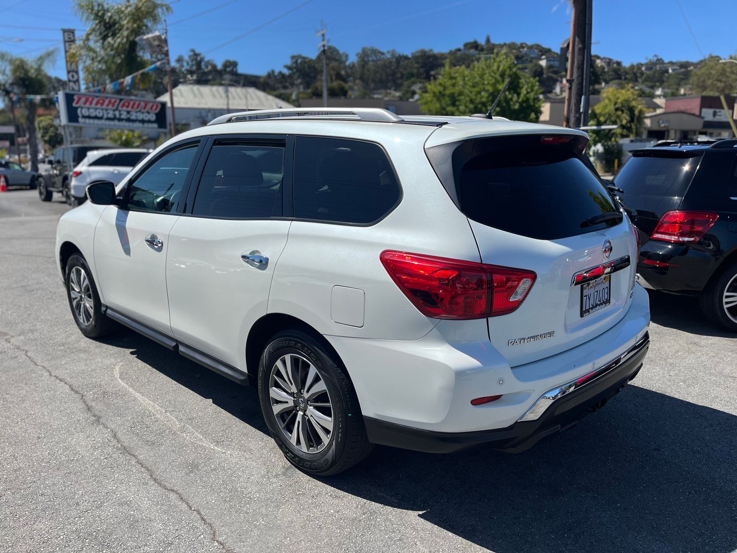 2017 Nissan Pathfinder  Vin: 5n1dr2mm9hc681748 Stock Id: 681748 - Image 5