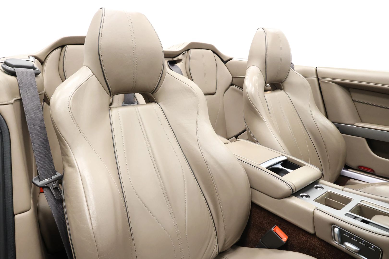 2015 Aston Martin Db9 - Image 76