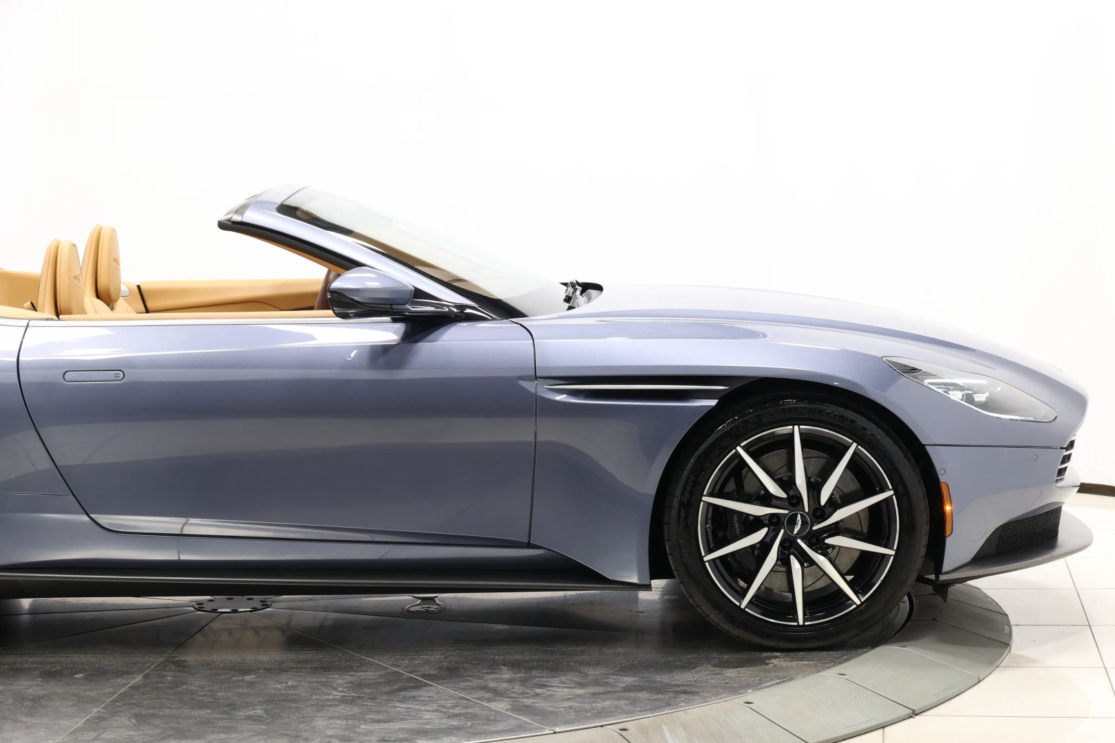 2019 Aston Martin Db11 - Image 63