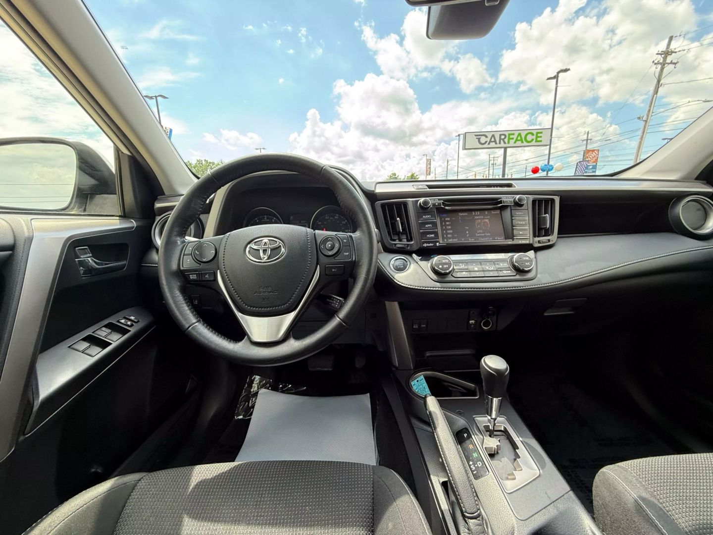 2017 Toyota Rav4 - Image 27