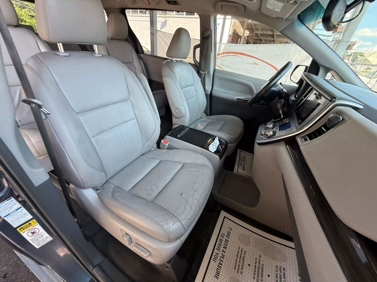 2015 Toyota Sienna - Image 25
