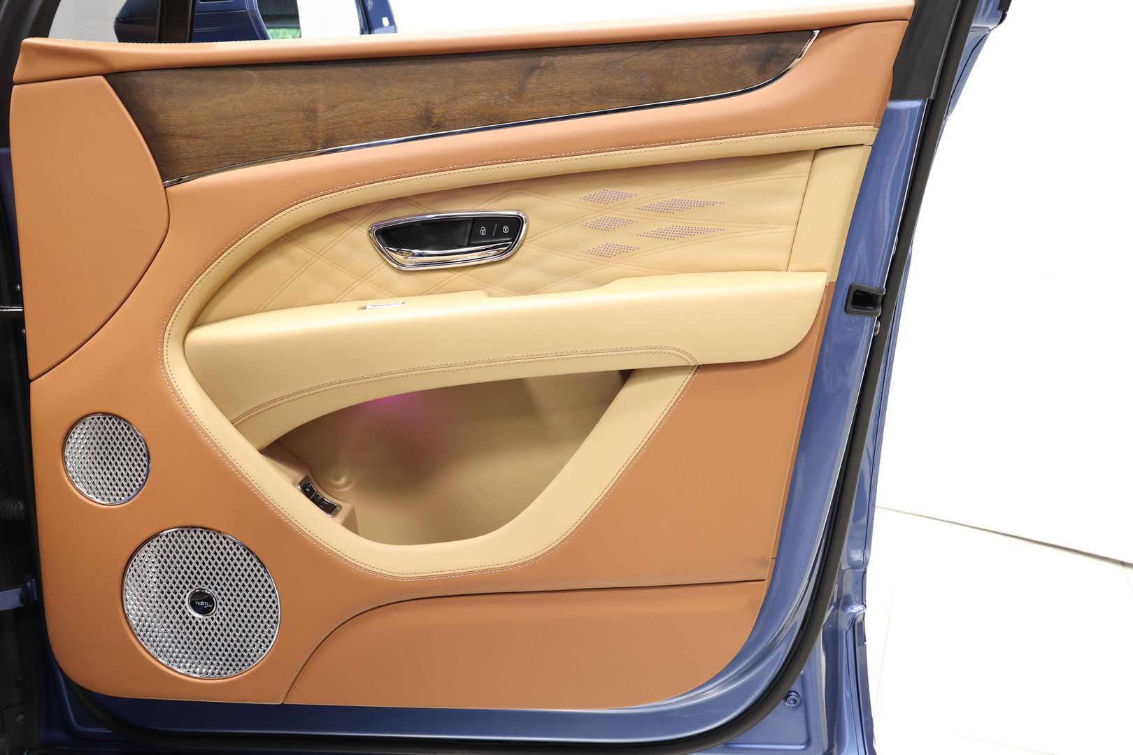 2023 Bentley Bentayga Ewb - Image 104