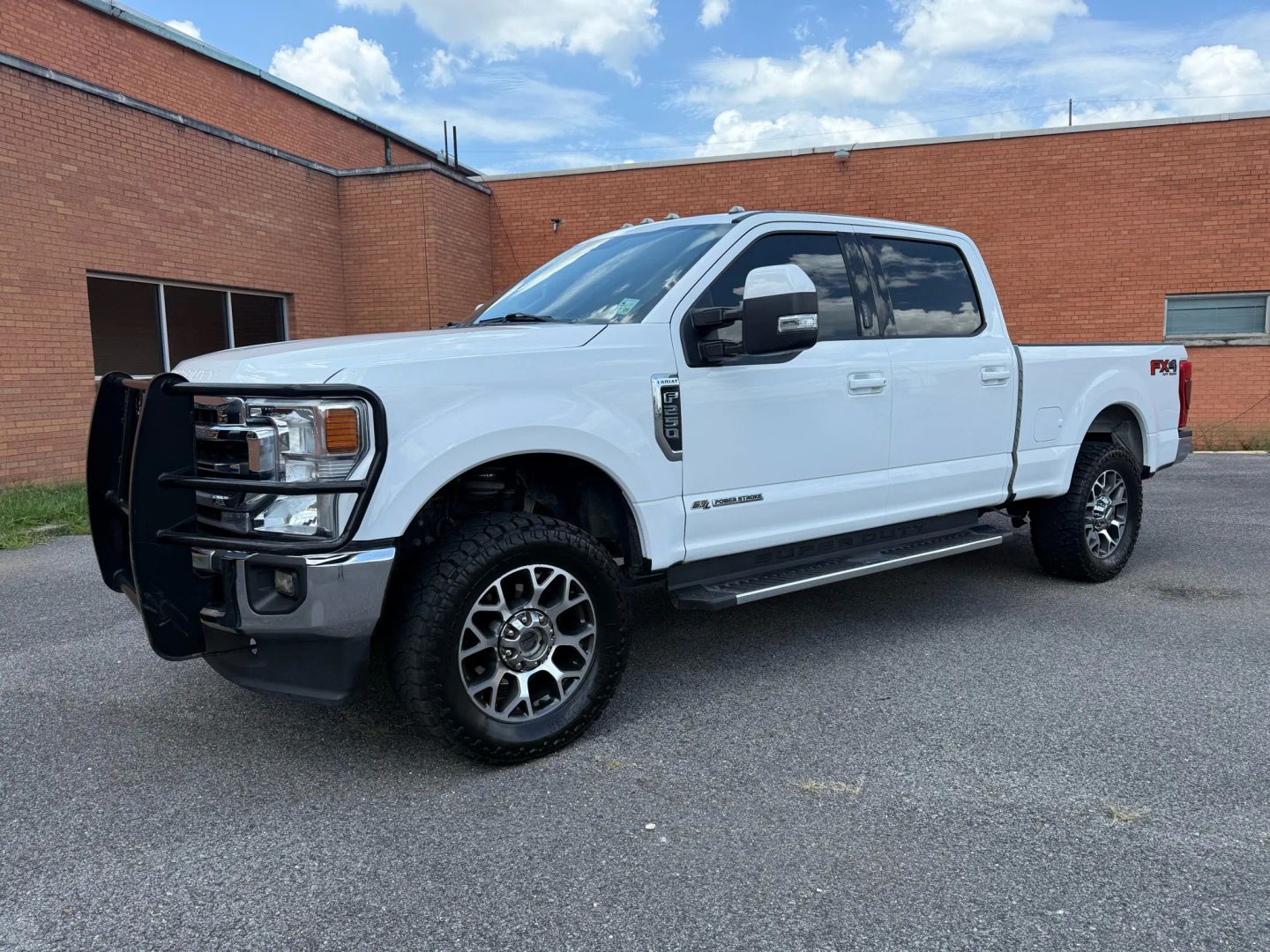 2020 Ford F250 Super Duty Crew Cab - Image 3
