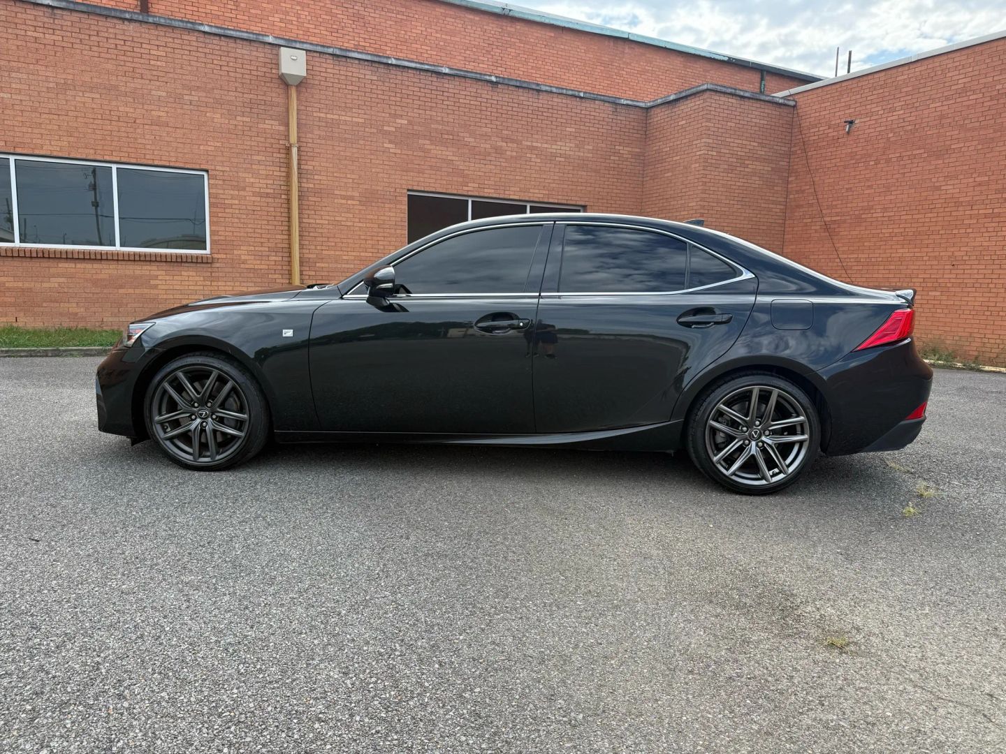 2018 Lexus Is - Image 4