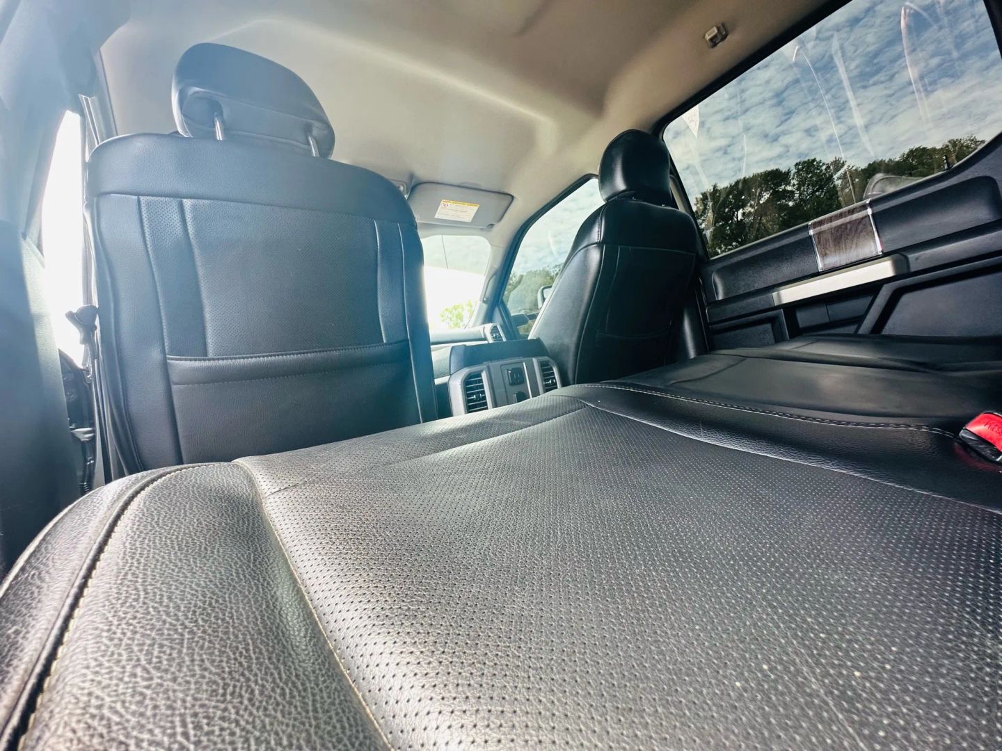 2017 Ford F250 Super Duty Crew Cab - Image 23