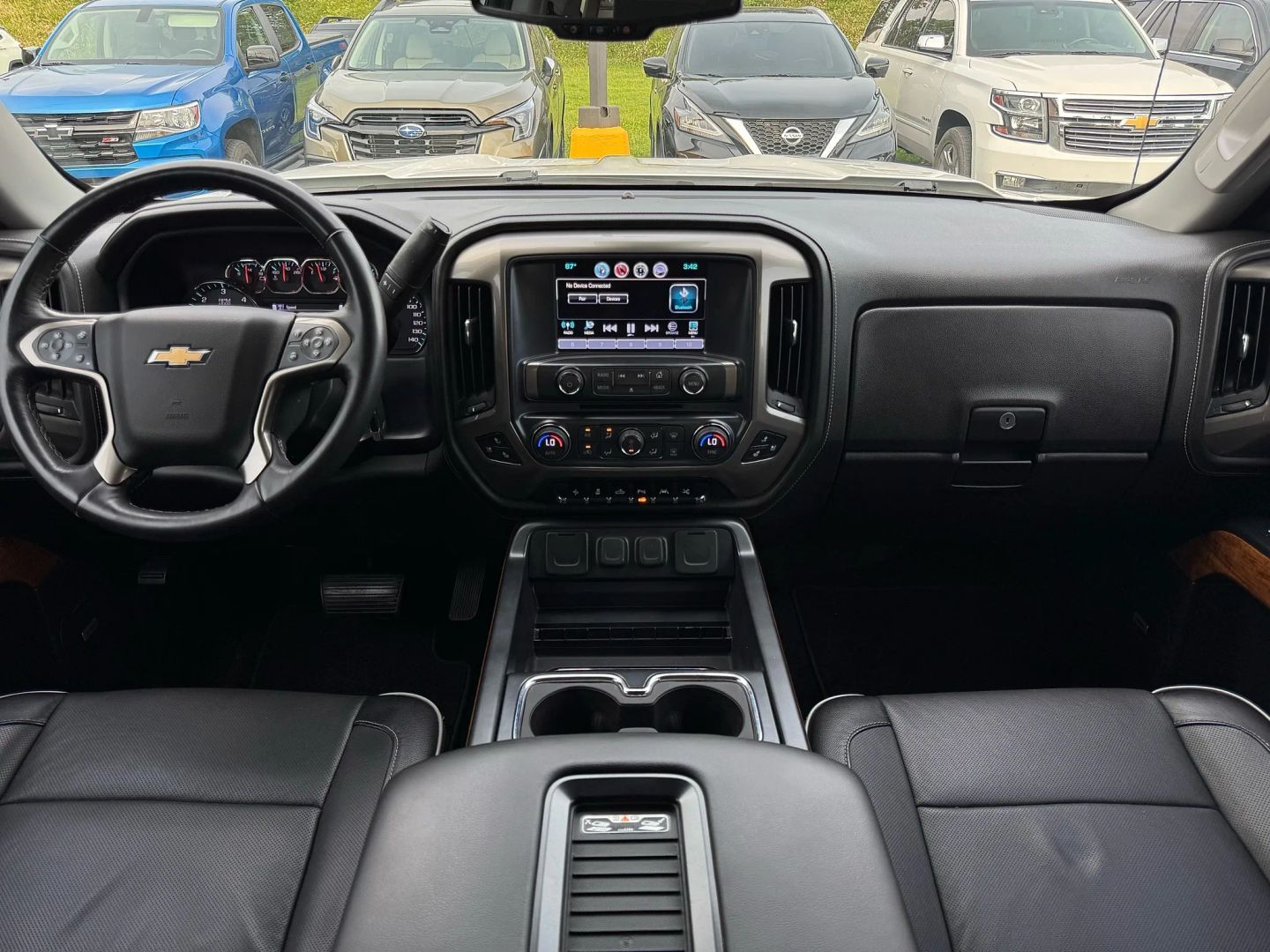 2017 Chevrolet Silverado 1500 Crew Cab - Image 27
