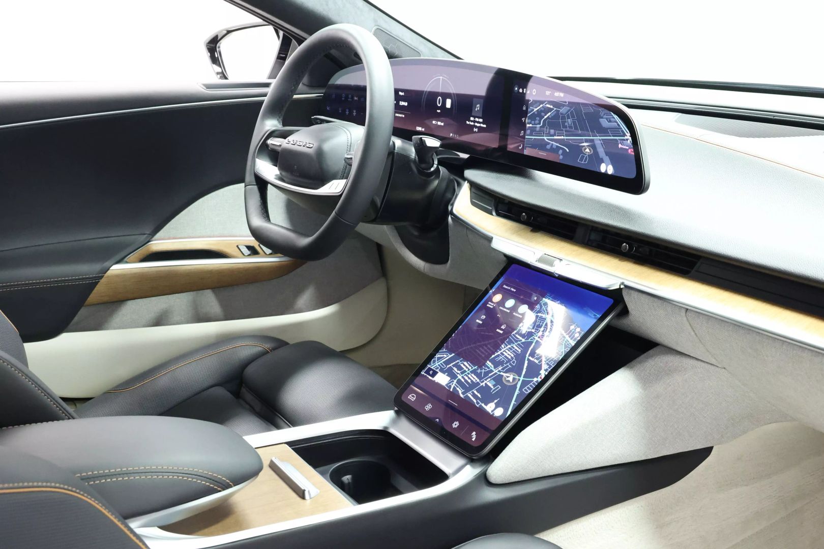 2025 Lucid Air - Image 102