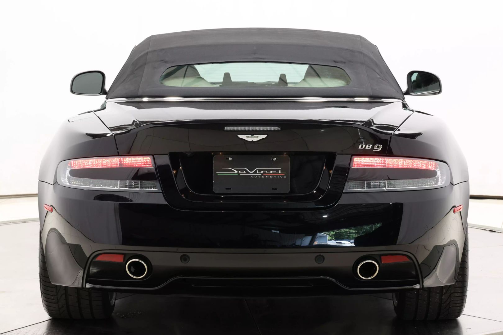 2015 Aston Martin Db9 - Image 98