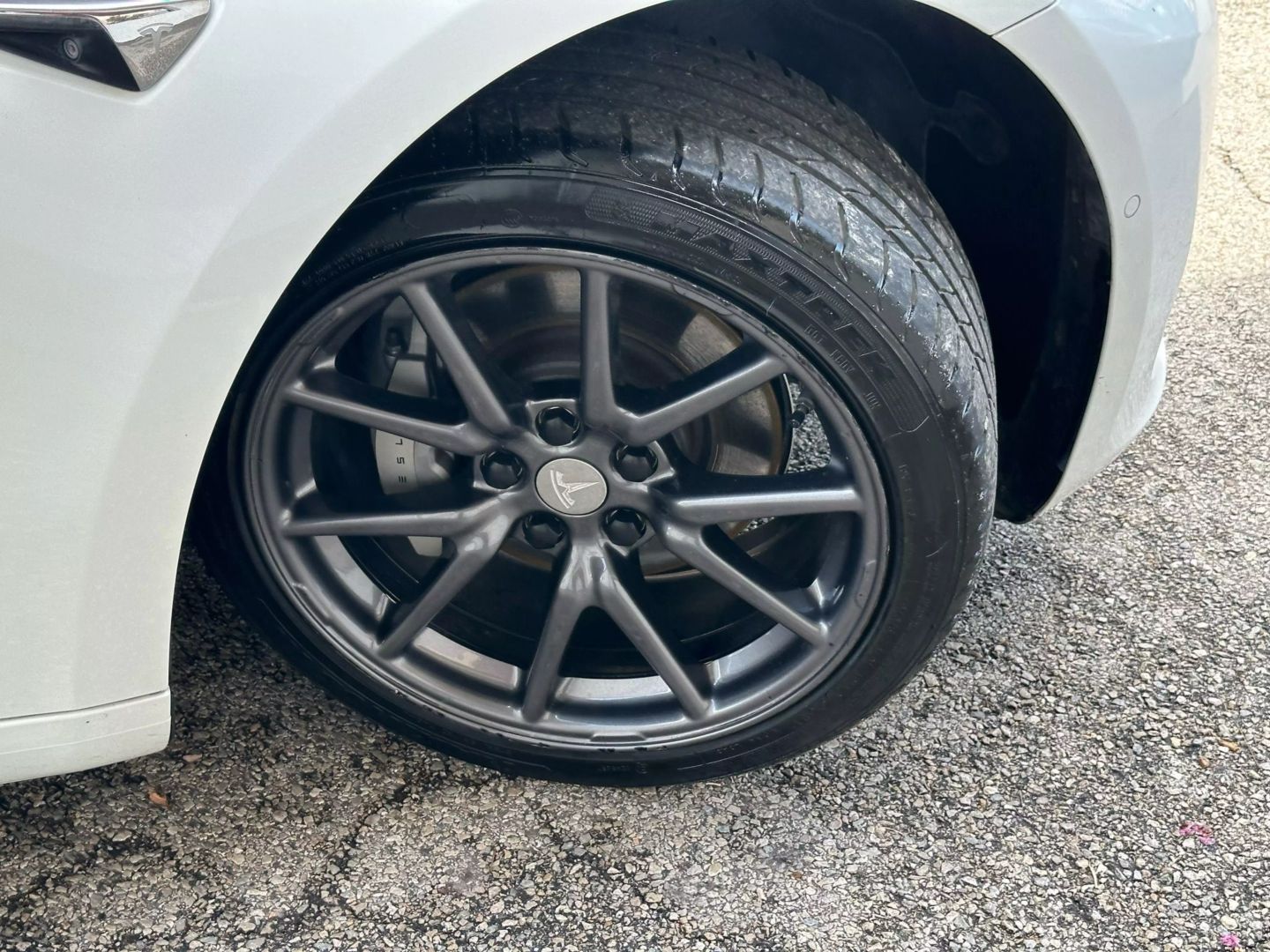 2020 Tesla Model 3 - Image 40