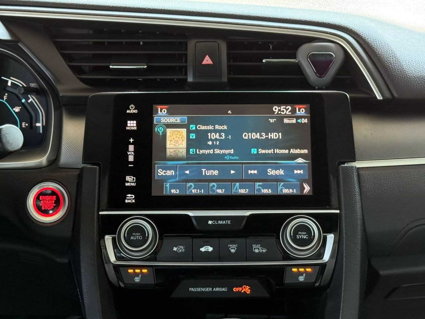 2017 Honda Civic - Image 24