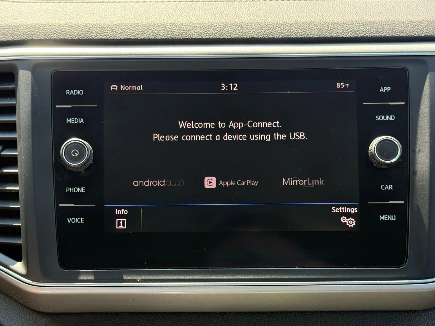 2019 Volkswagen Atlas - Image 39