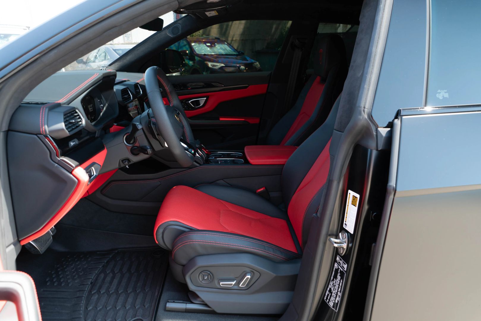 2022 Lamborghini Urus - Image 36