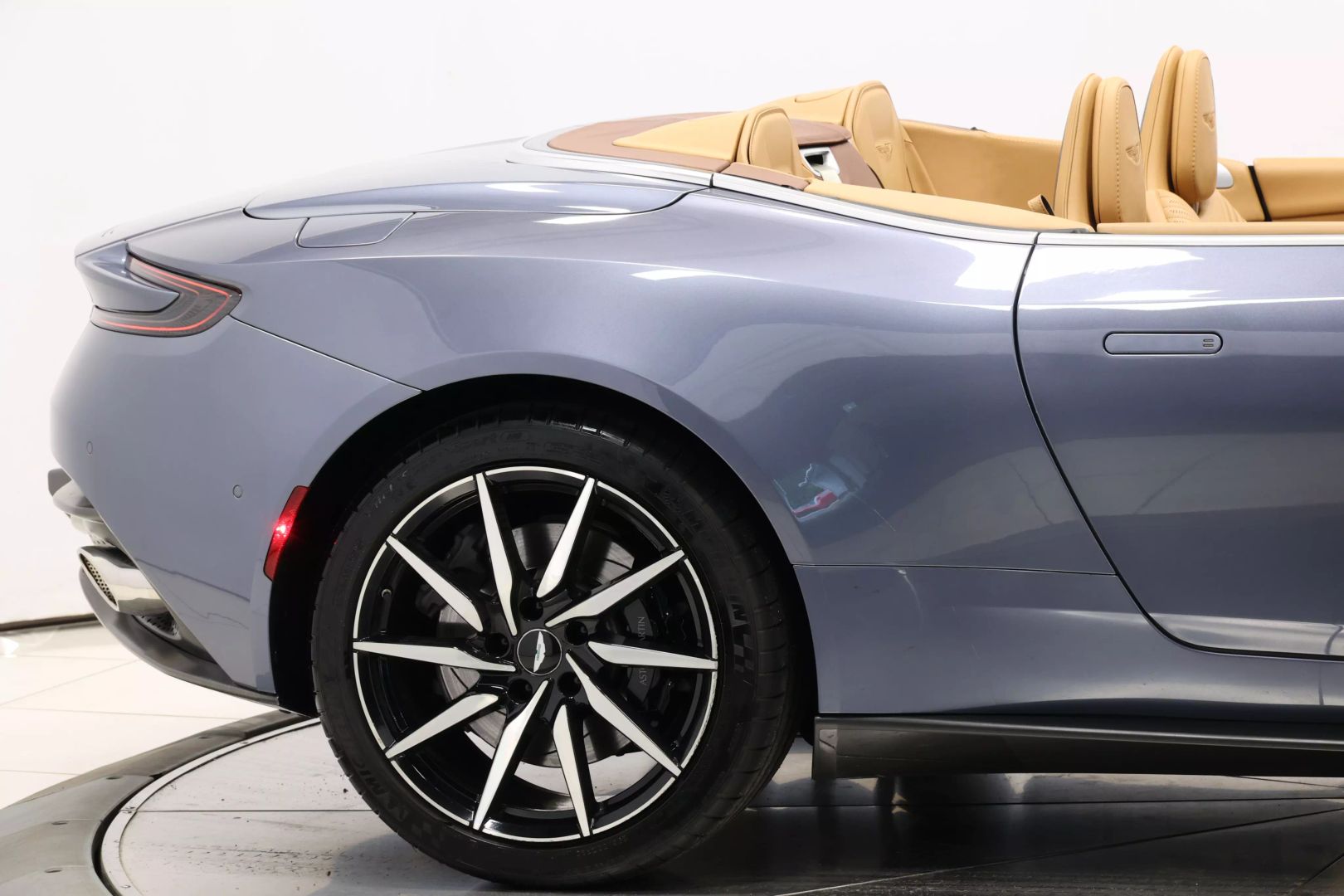 2019 Aston Martin Db11 - Image 62