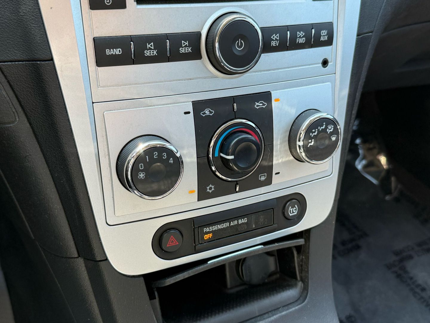 2008 Chevrolet Malibu - Image 30