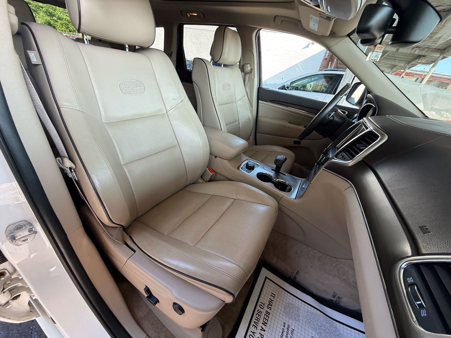 2015 Jeep Grand Cherokee - Image 26