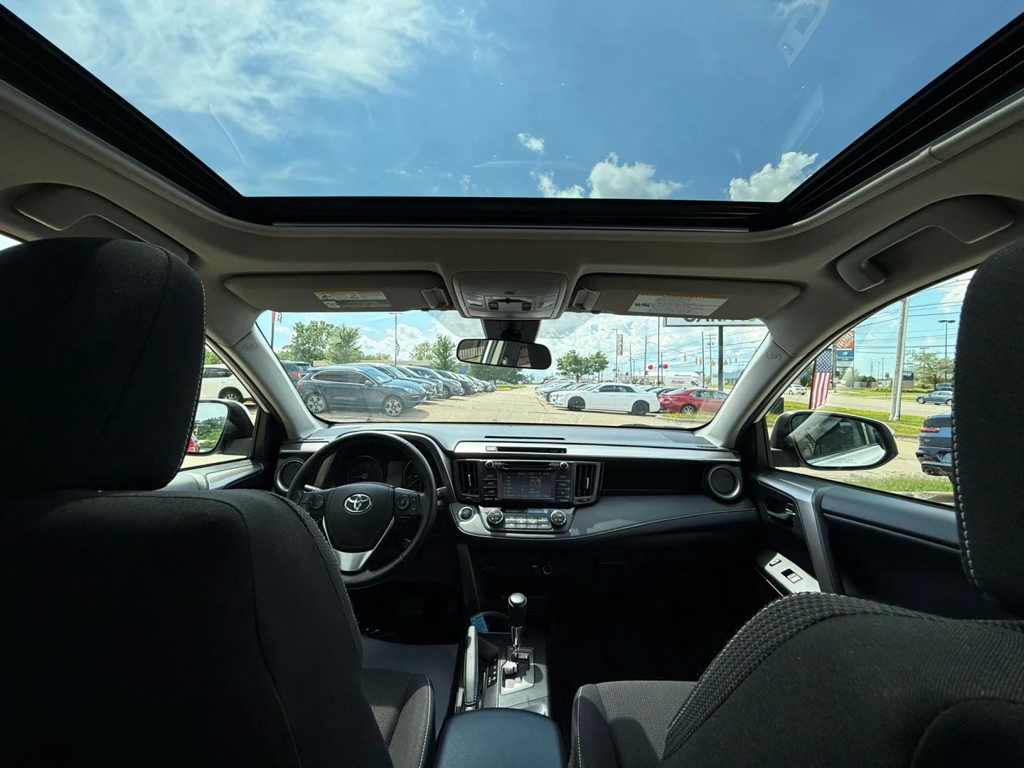 2017 Toyota Rav4 - Image 24