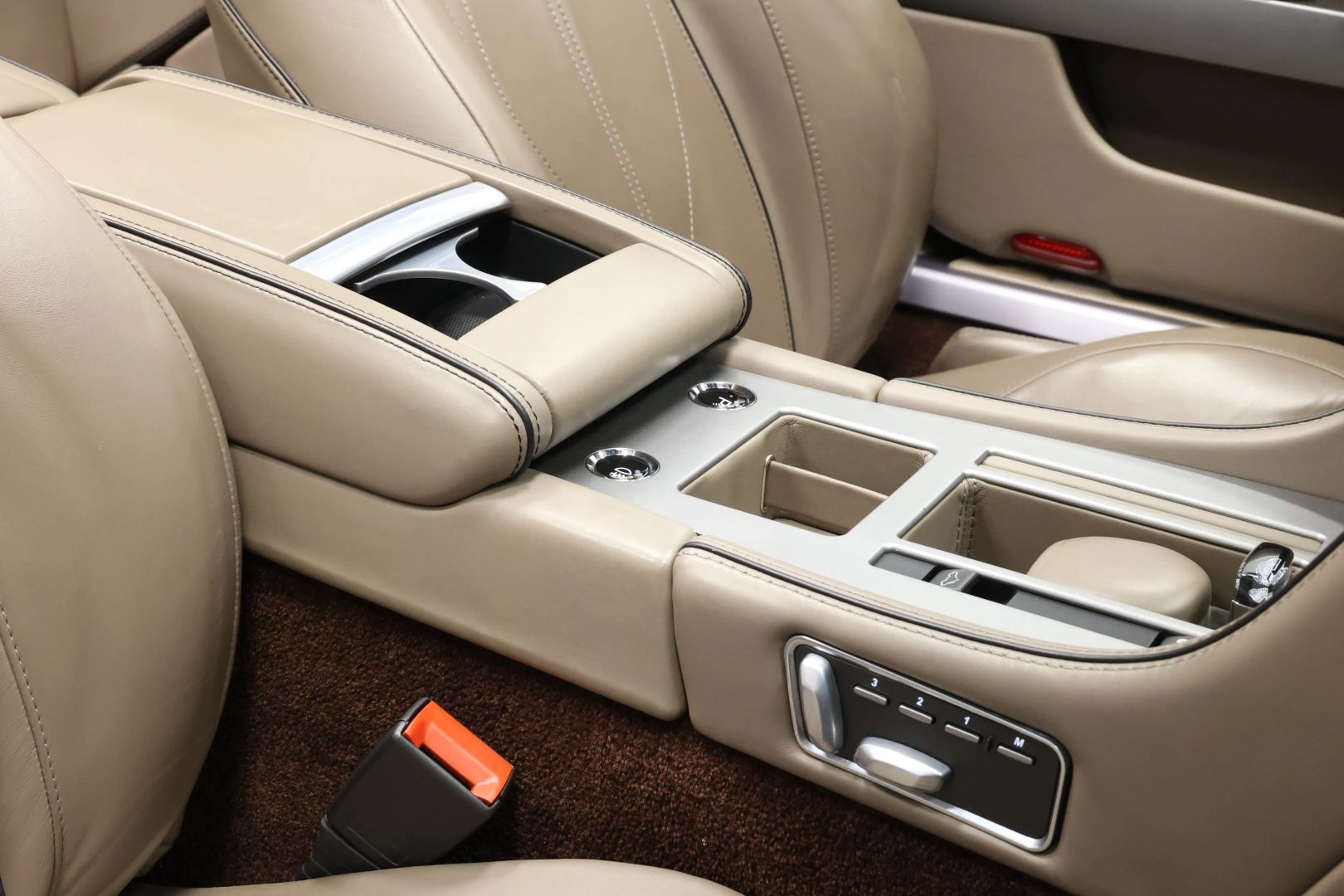2015 Aston Martin Db9 - Image 77