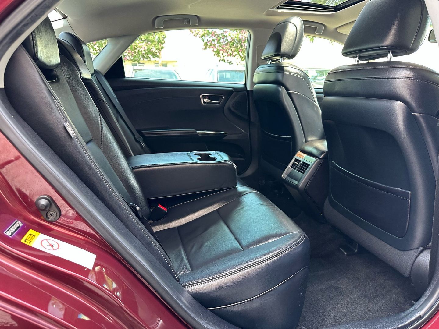 2015 Toyota Avalon - Image 22