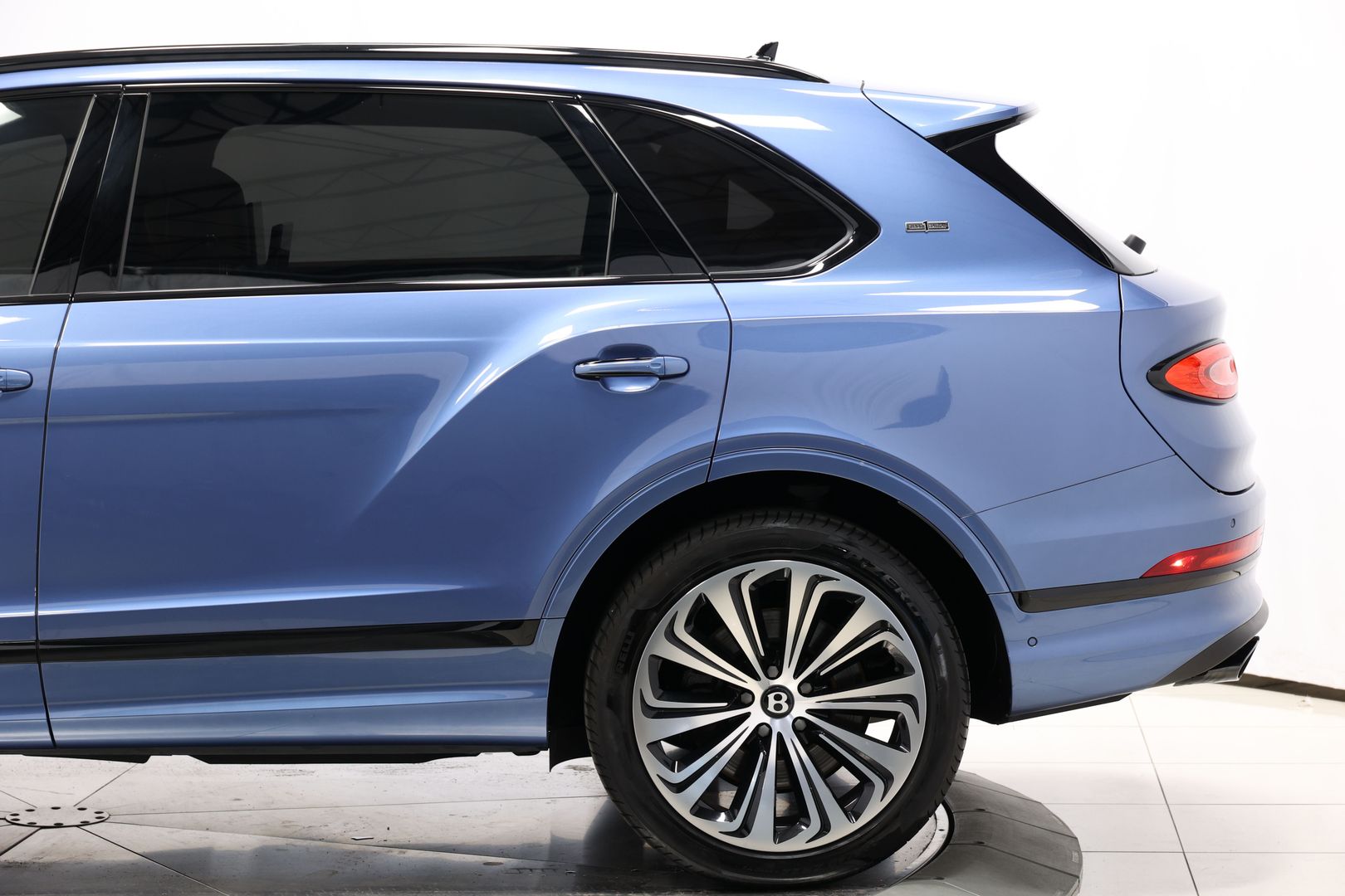 2023 Bentley Bentayga Ewb - Image 8