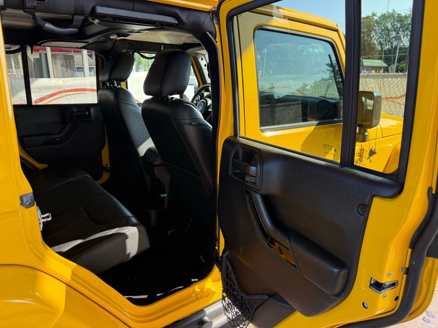 2015 Jeep Wrangler - Image 21
