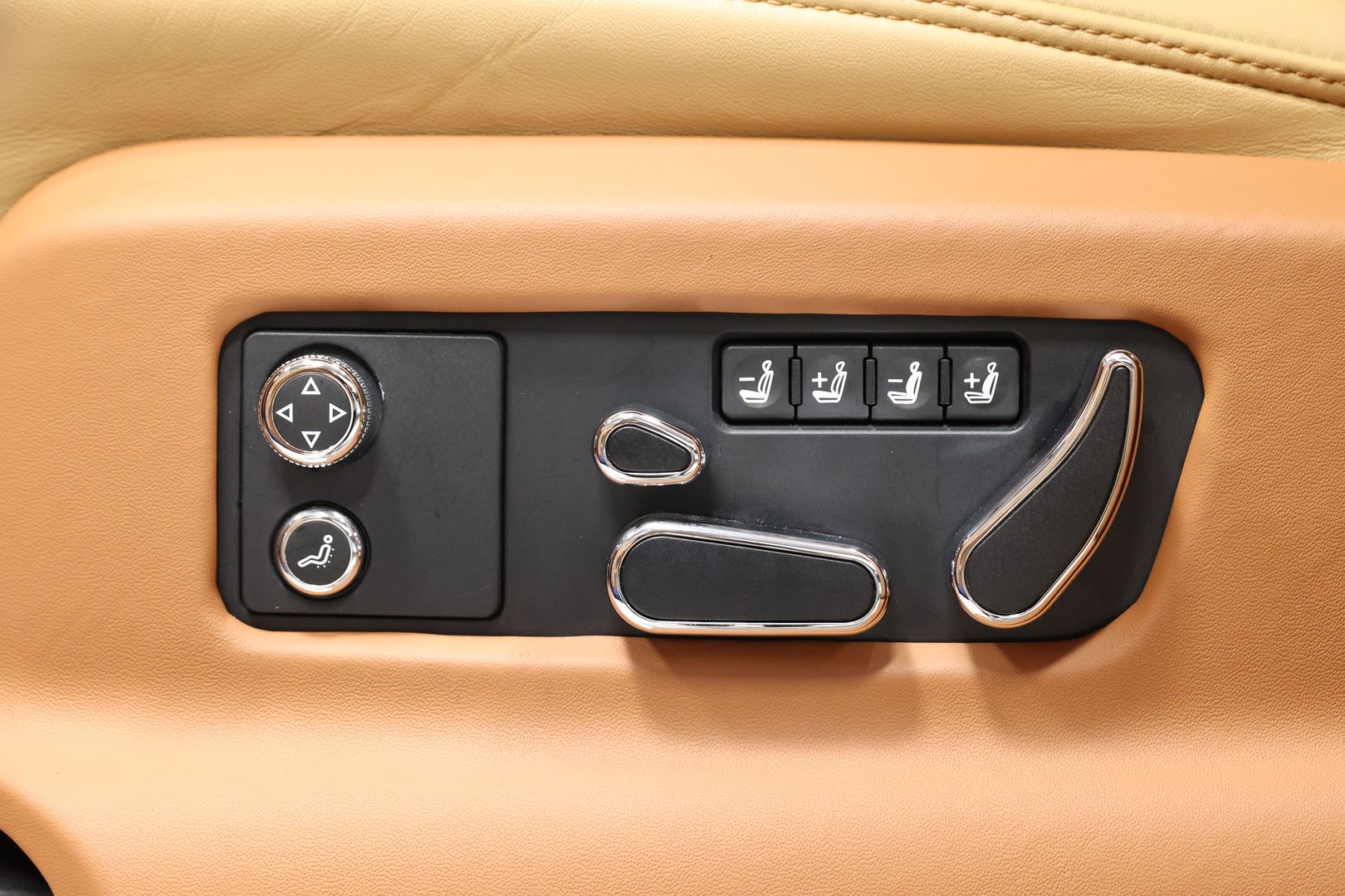 2023 Bentley Bentayga Ewb - Image 16