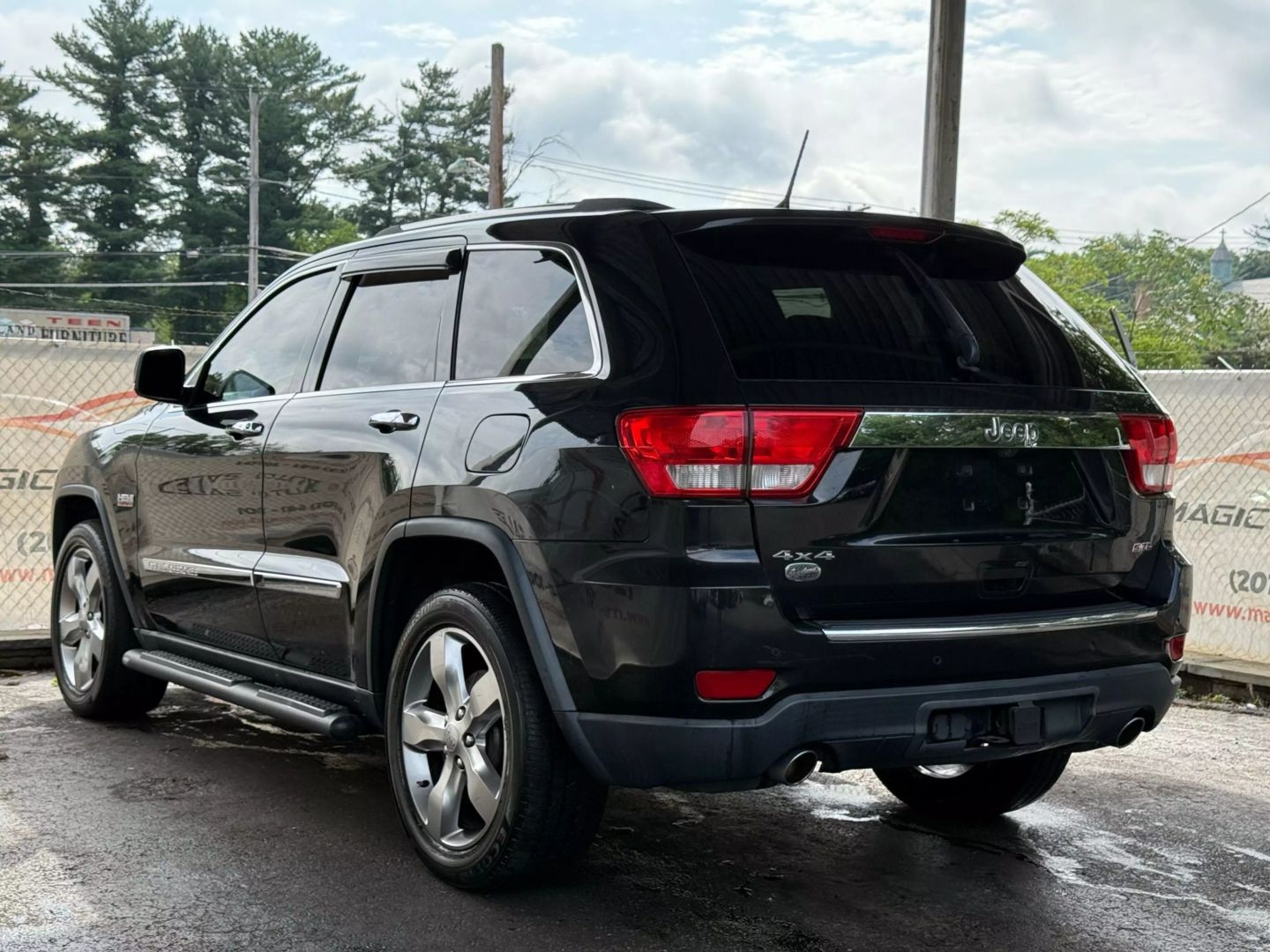 2013 Jeep Grand Cherokee - Image 9