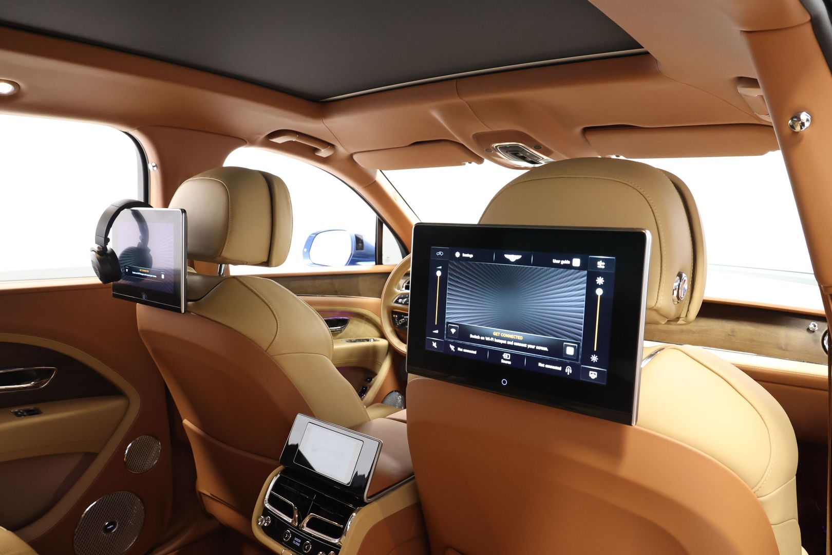 2023 Bentley Bentayga Ewb - Image 101