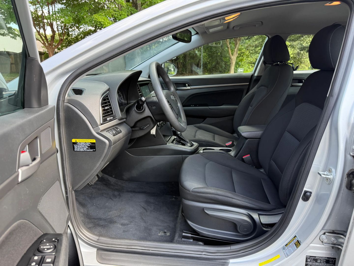 2018 Hyundai Elantra - Image 10