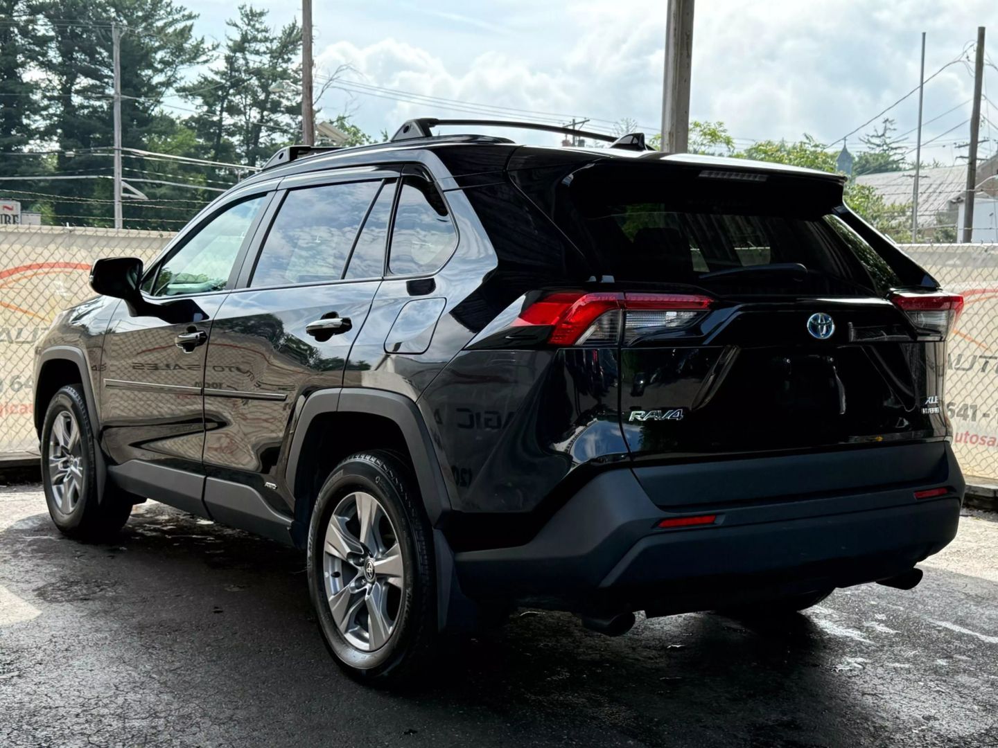 2023 Toyota Rav4 Hybrid - Image 9