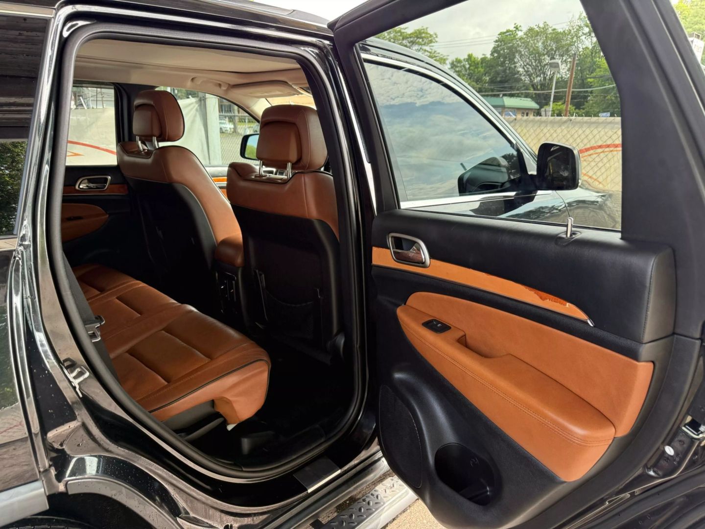 2013 Jeep Grand Cherokee - Image 21