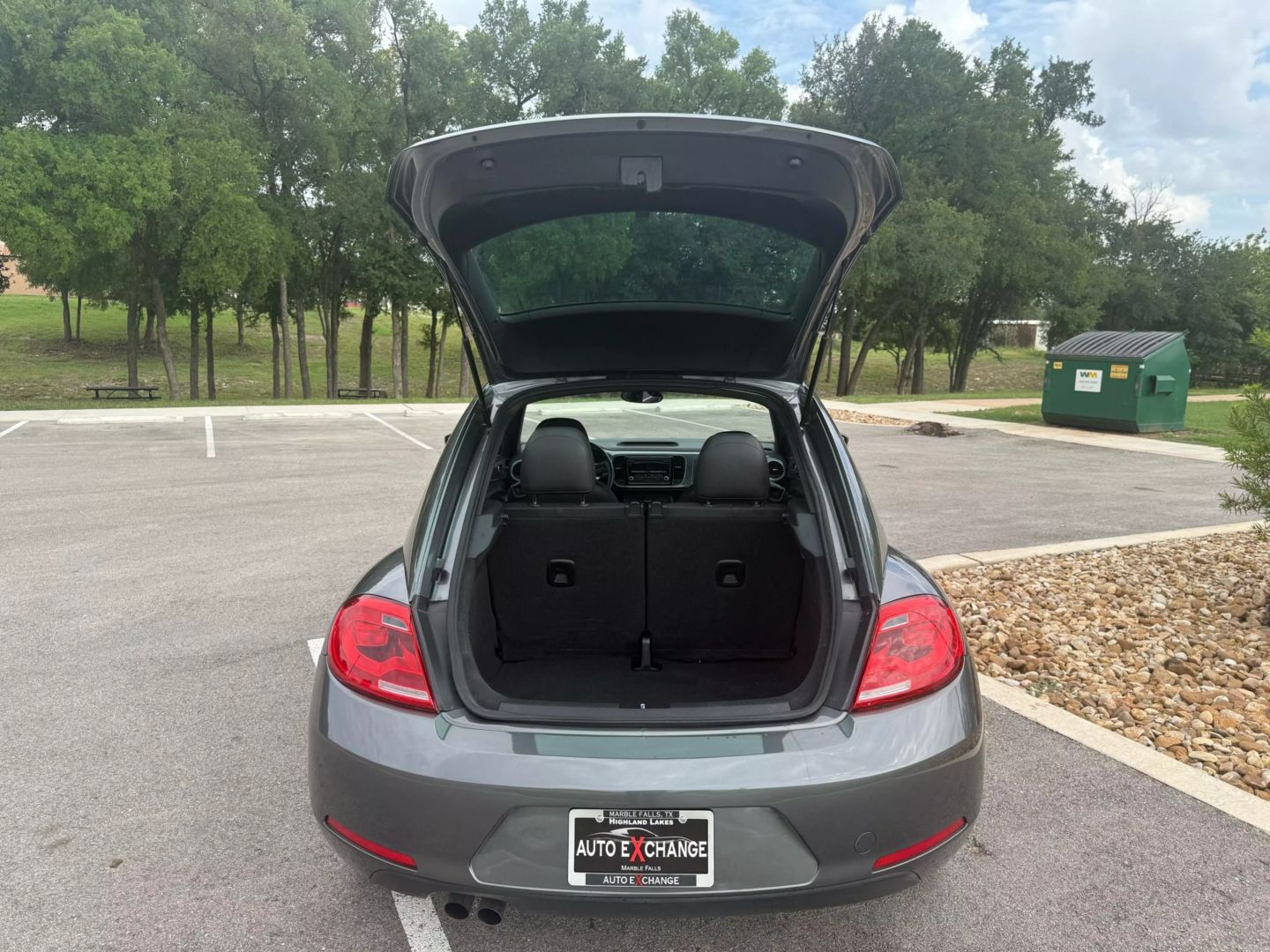 2014 Volkswagen Beetle - Image 17