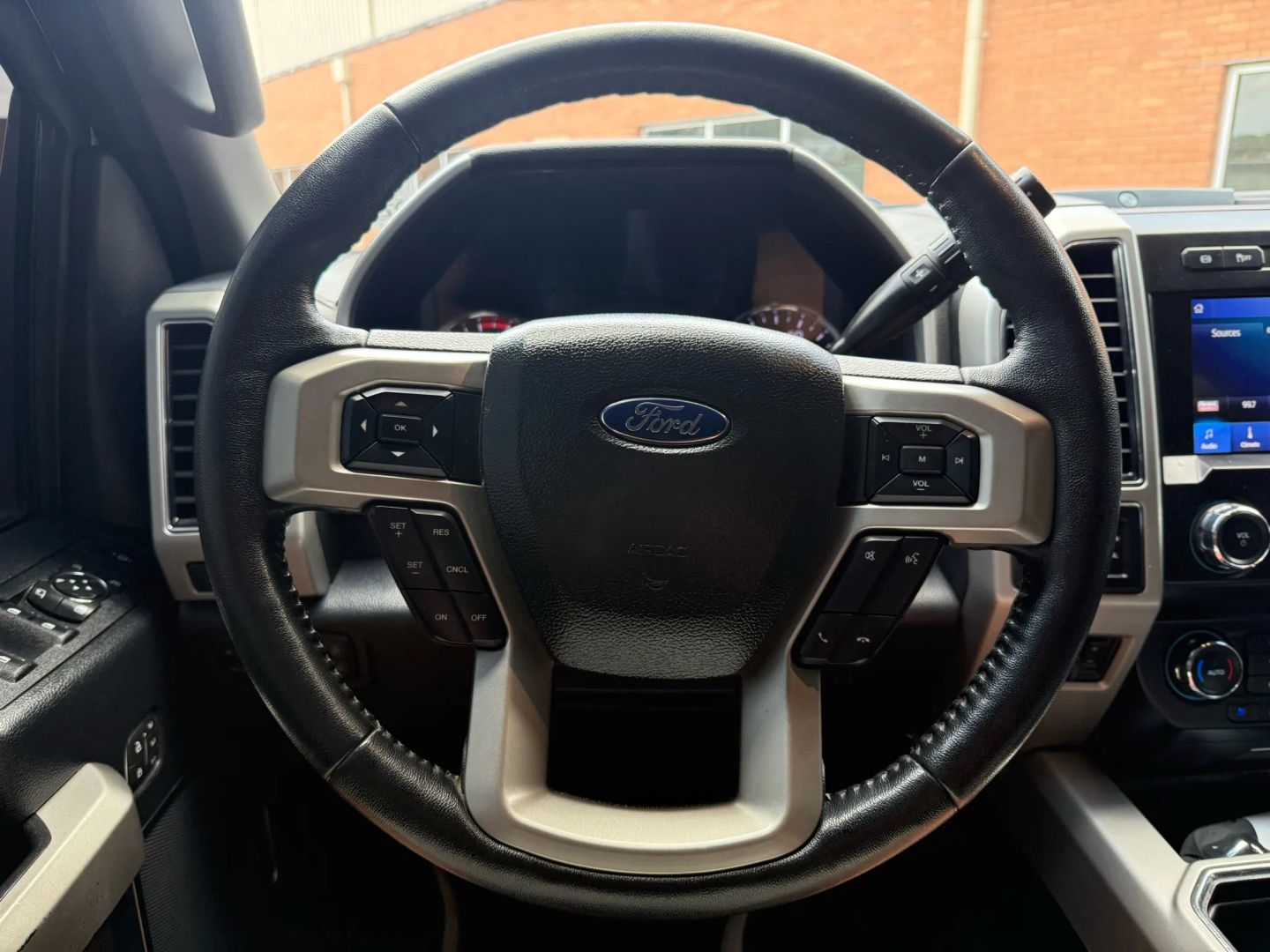 2020 Ford F250 Super Duty Crew Cab - Image 22