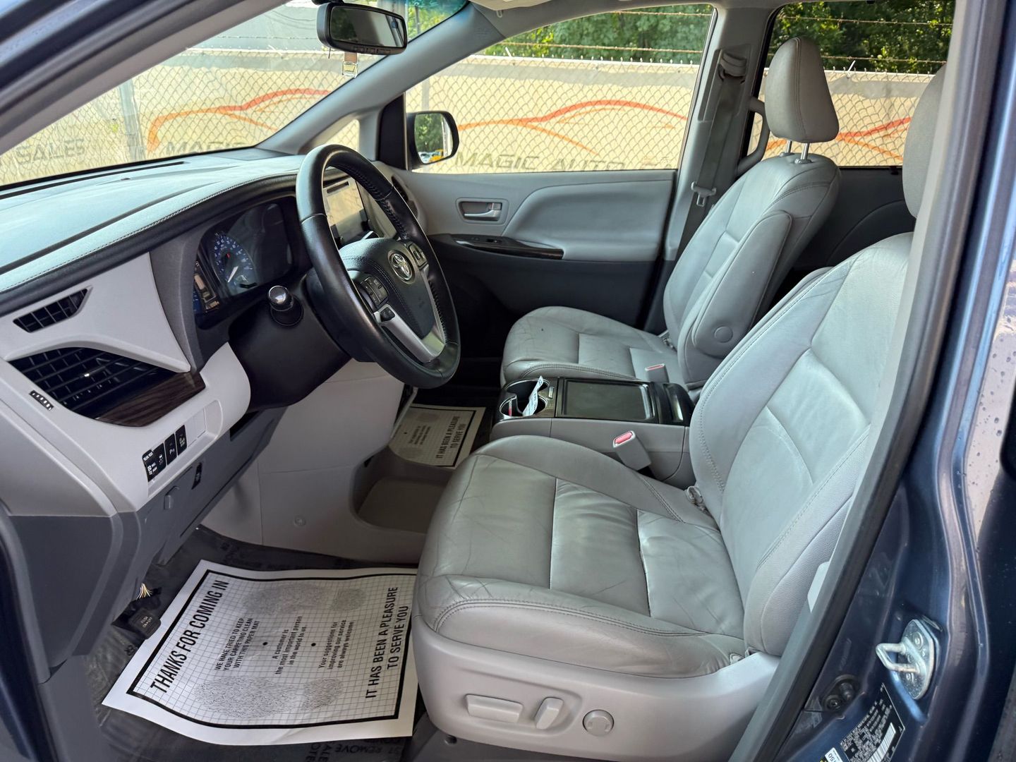 2015 Toyota Sienna - Image 15