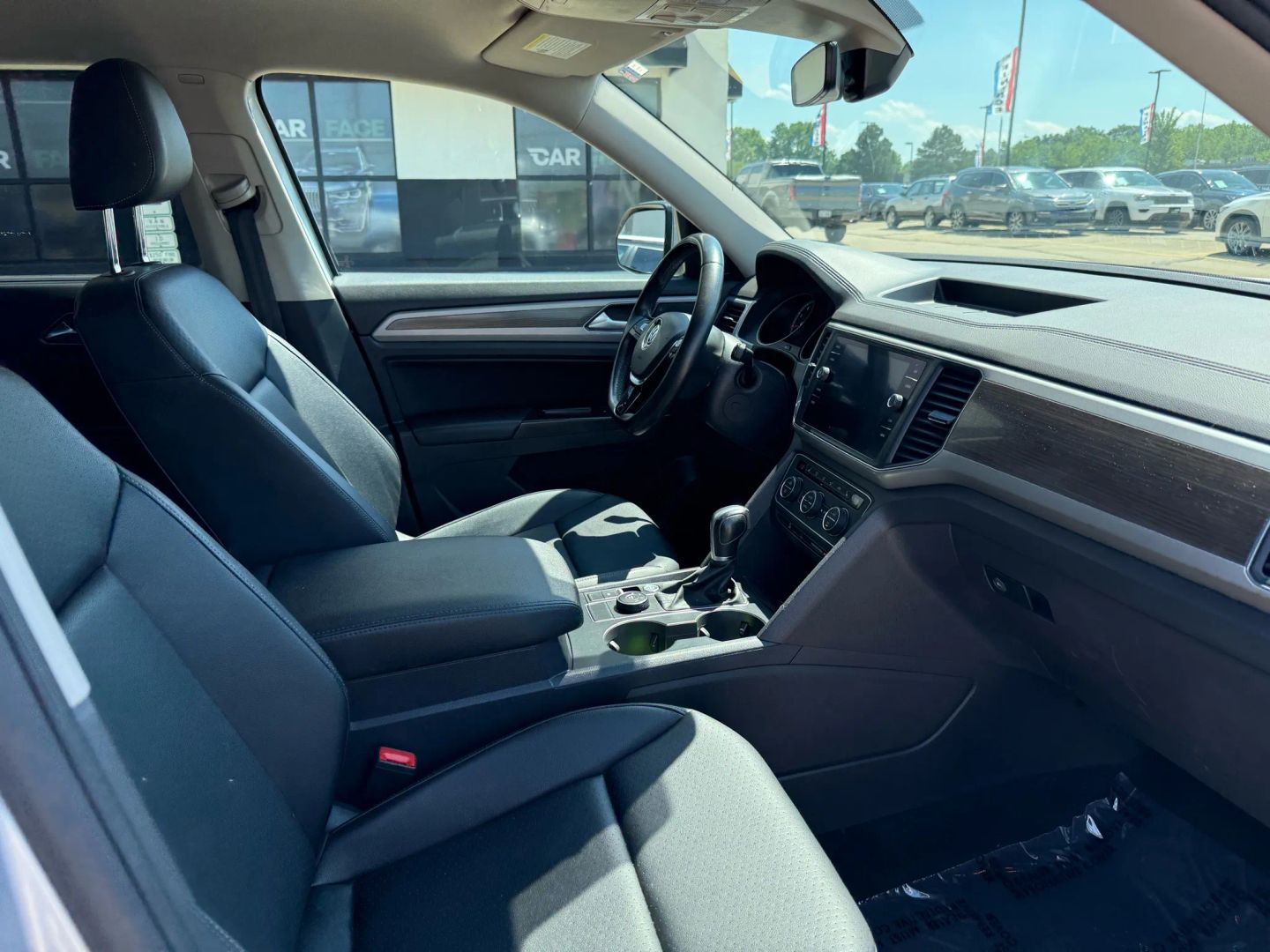 2019 Volkswagen Atlas - Image 26