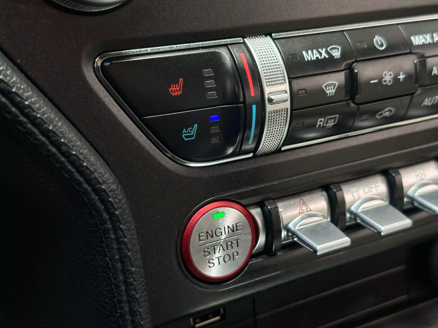 2019 Ford Mustang - Image 39