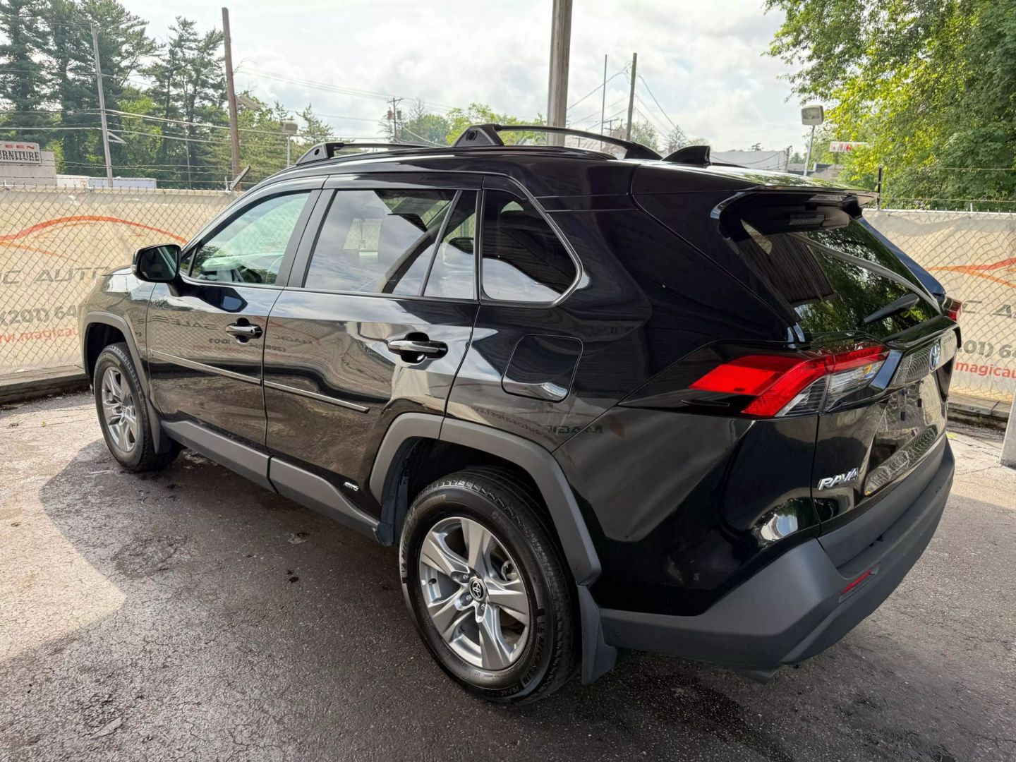 2023 Toyota Rav4 Hybrid - Image 13