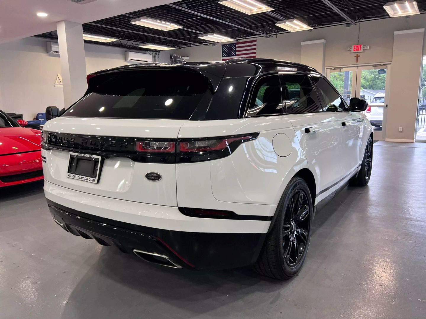 2019 Land Rover Range Rover Velar R-dynamic Se Sport Utility 4d - Image 7