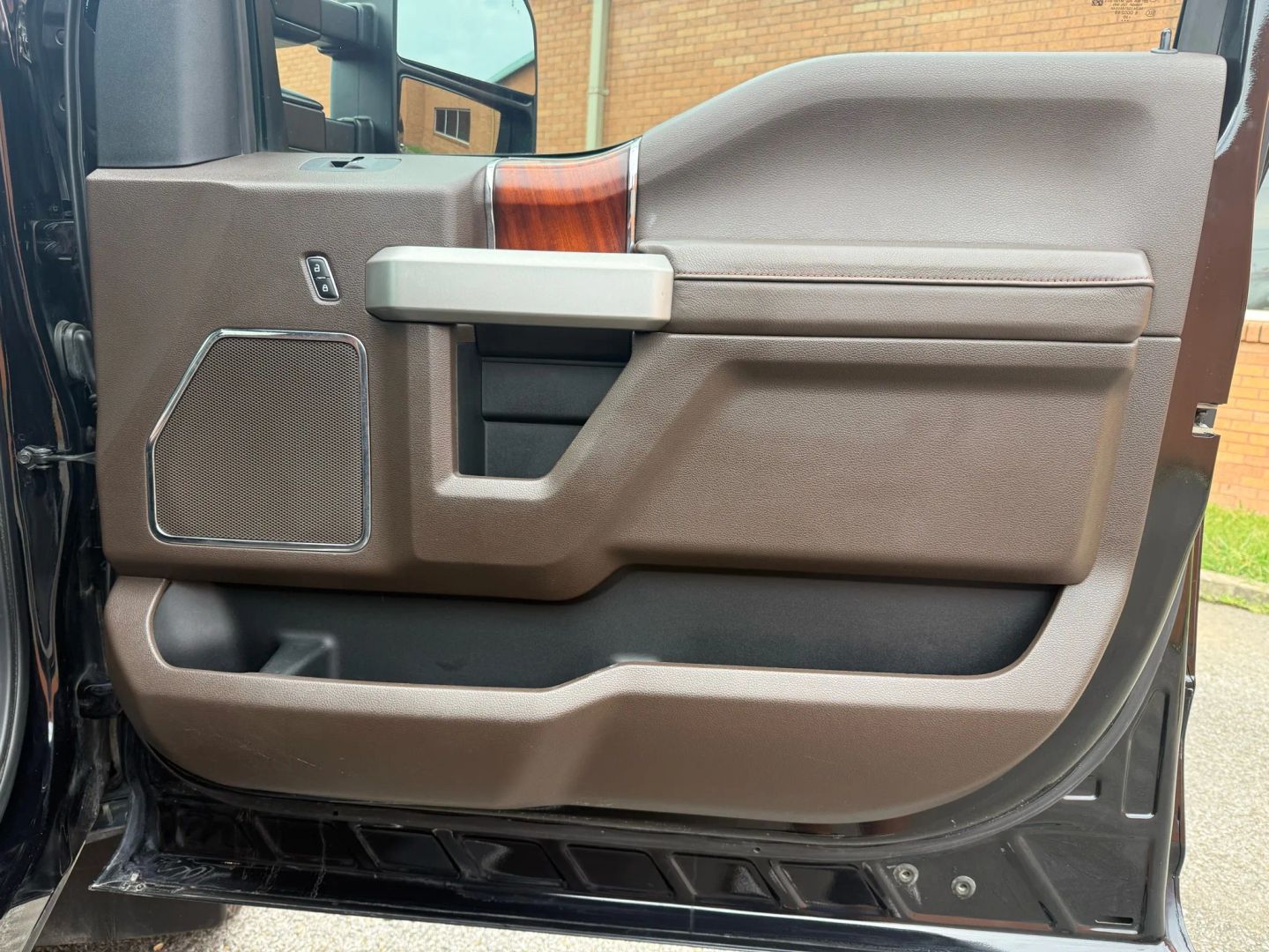 2020 Ford F250 Super Duty Crew Cab - Image 19