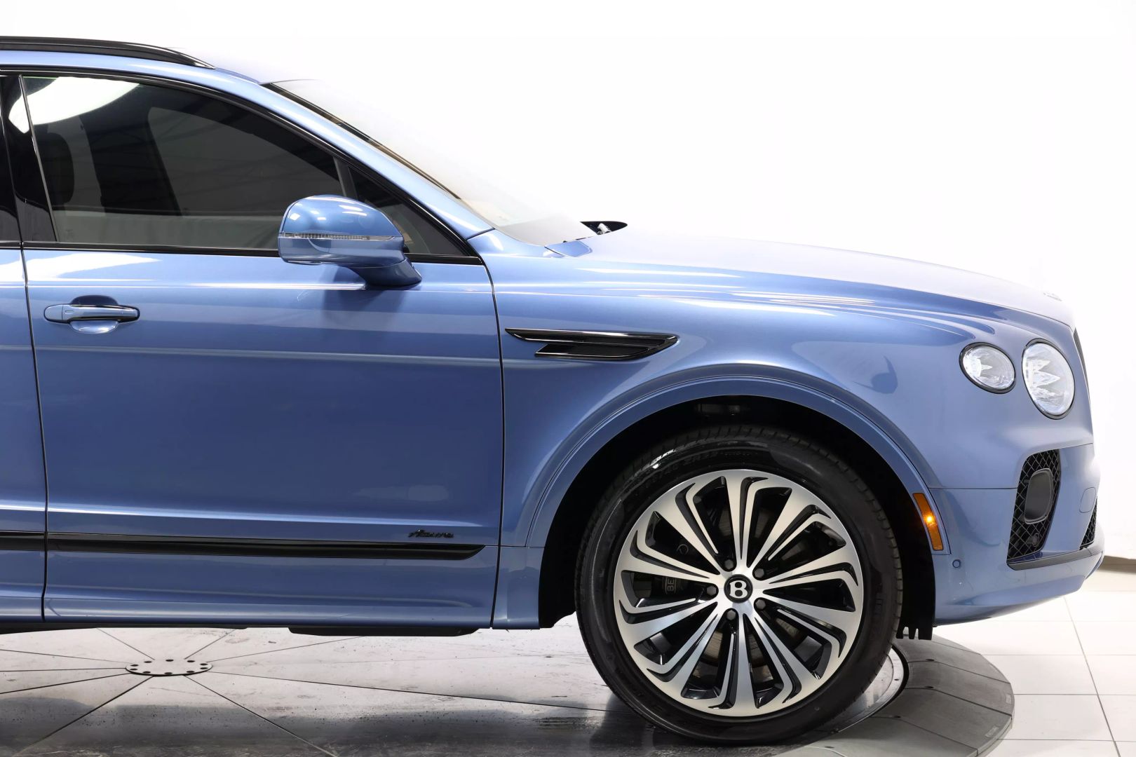 2023 Bentley Bentayga Ewb - Image 72