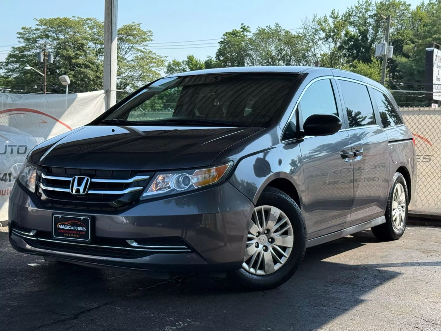 2017 Honda Odyssey - Image 1