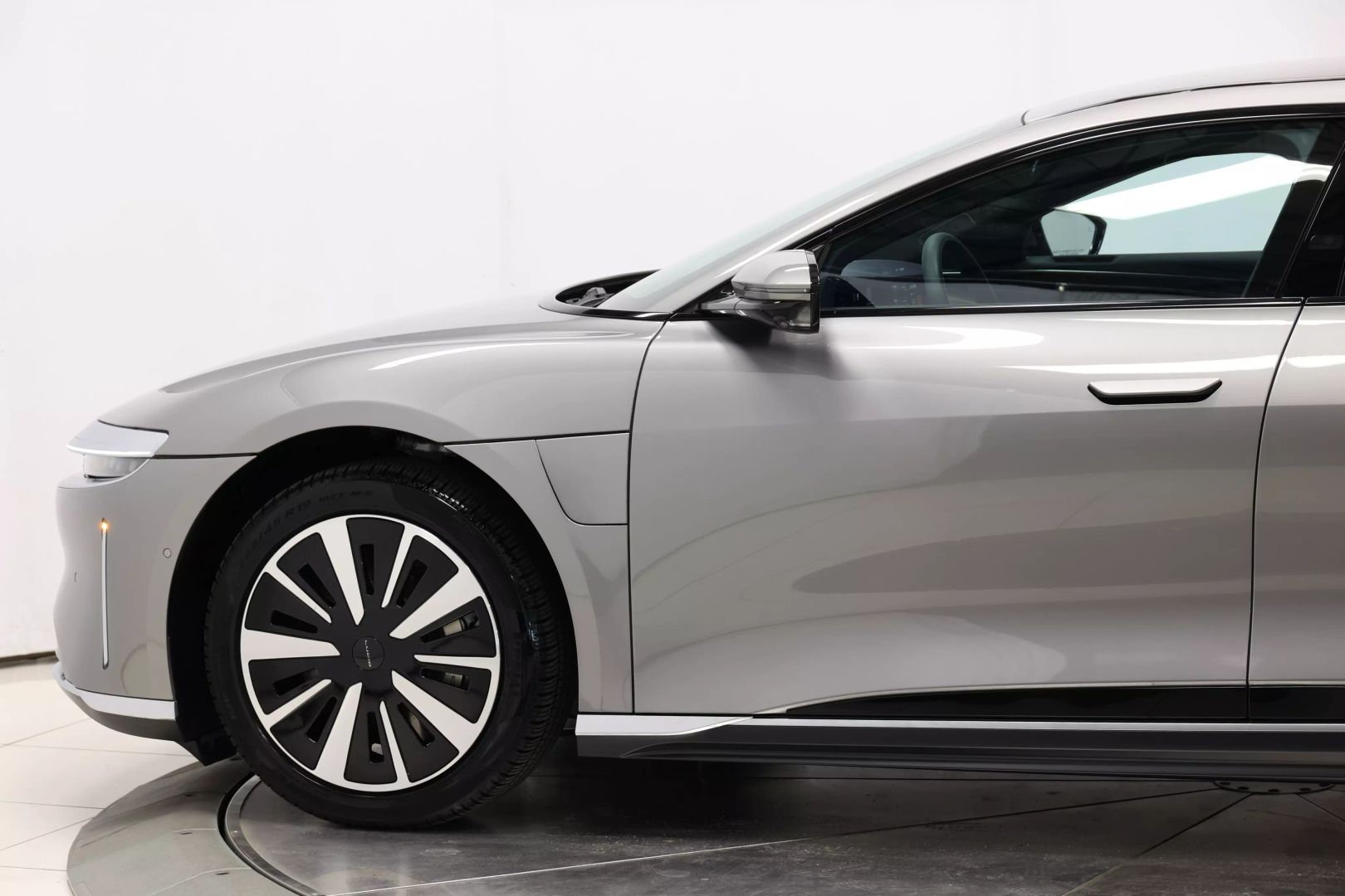 2025 Lucid Air - Image 7