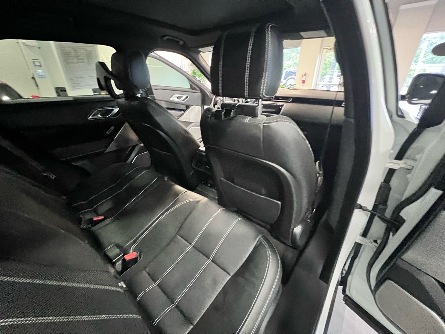 2019 Land Rover Range Rover Velar R-dynamic Se Sport Utility 4d - Image 29