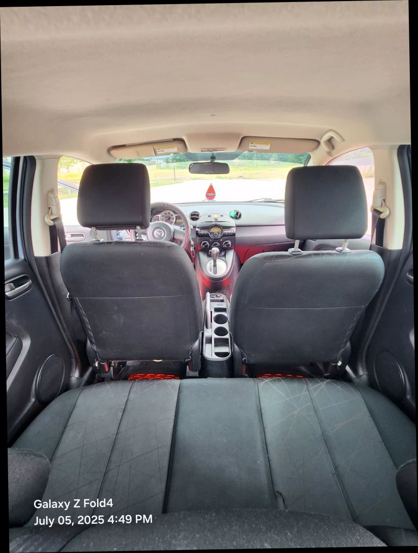 2013 Mazda Mazda2 - Image 13