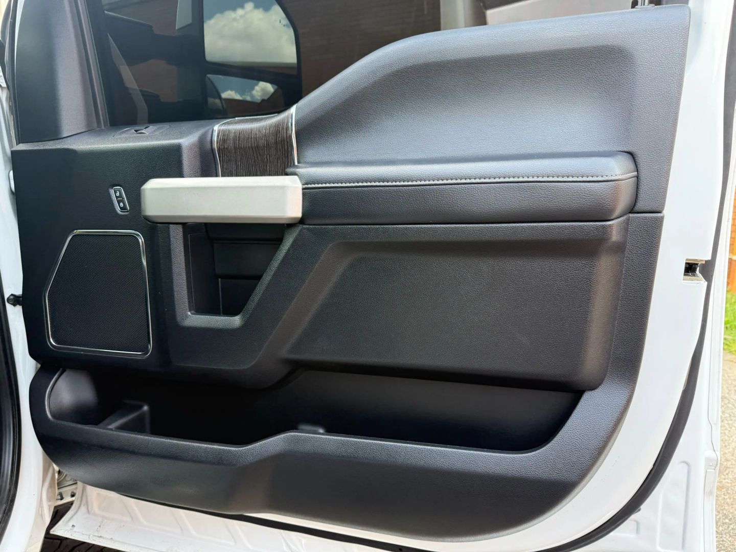 2020 Ford F250 Super Duty Crew Cab - Image 20